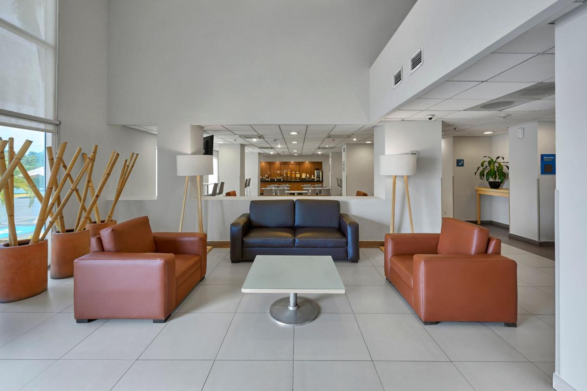 City Express By Marriott Lazaro Cardenas Esterno foto