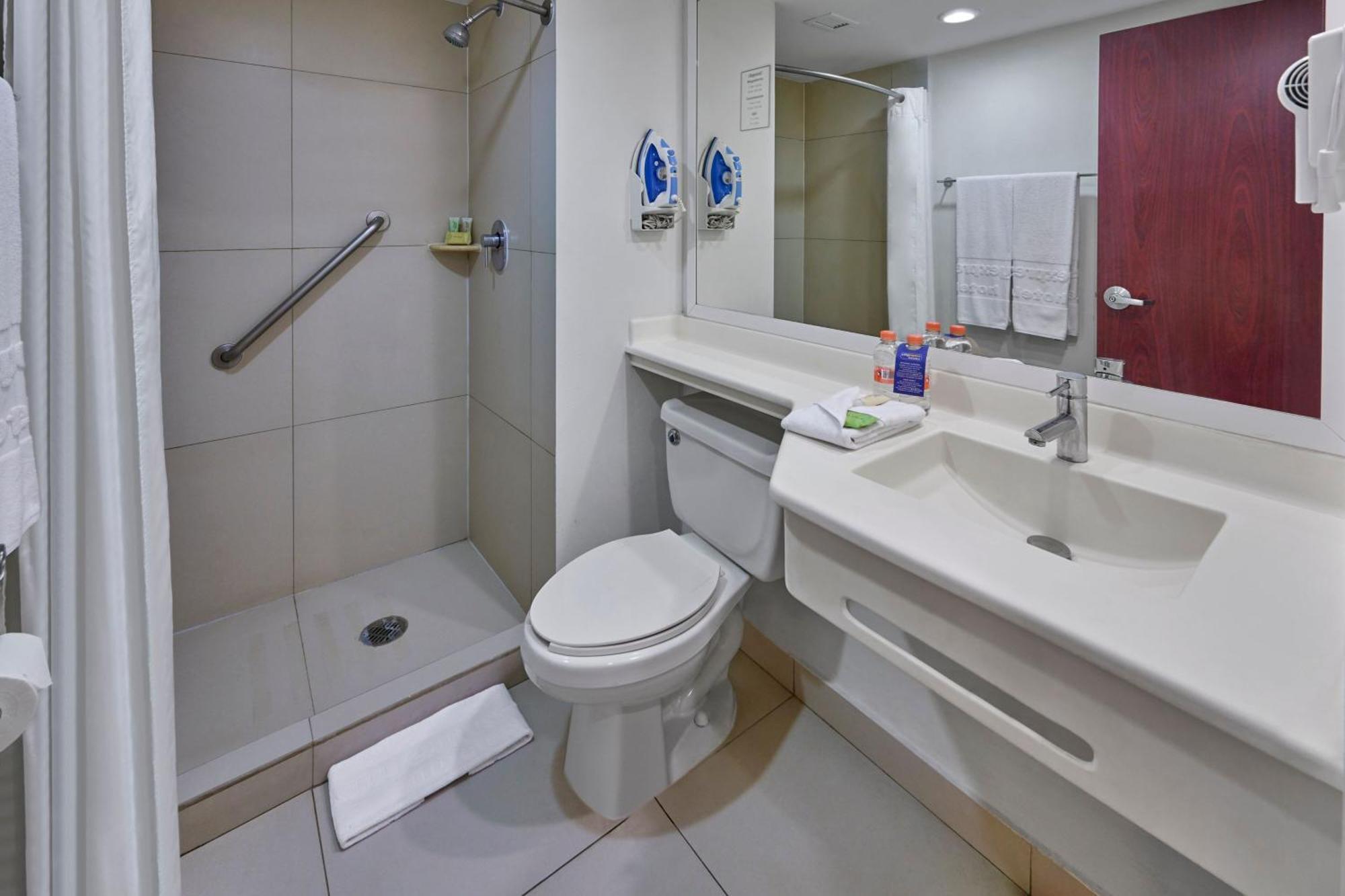 City Express By Marriott Lazaro Cardenas Esterno foto