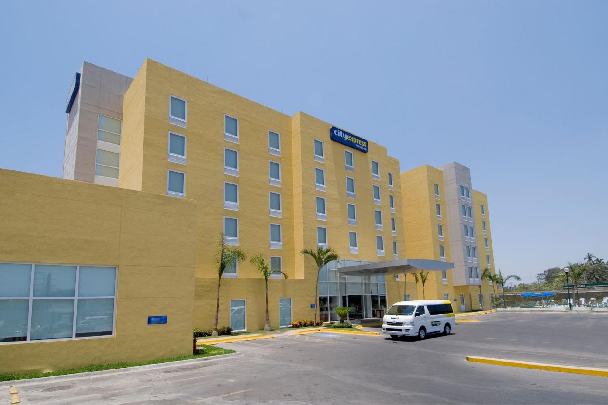 City Express By Marriott Lazaro Cardenas Esterno foto