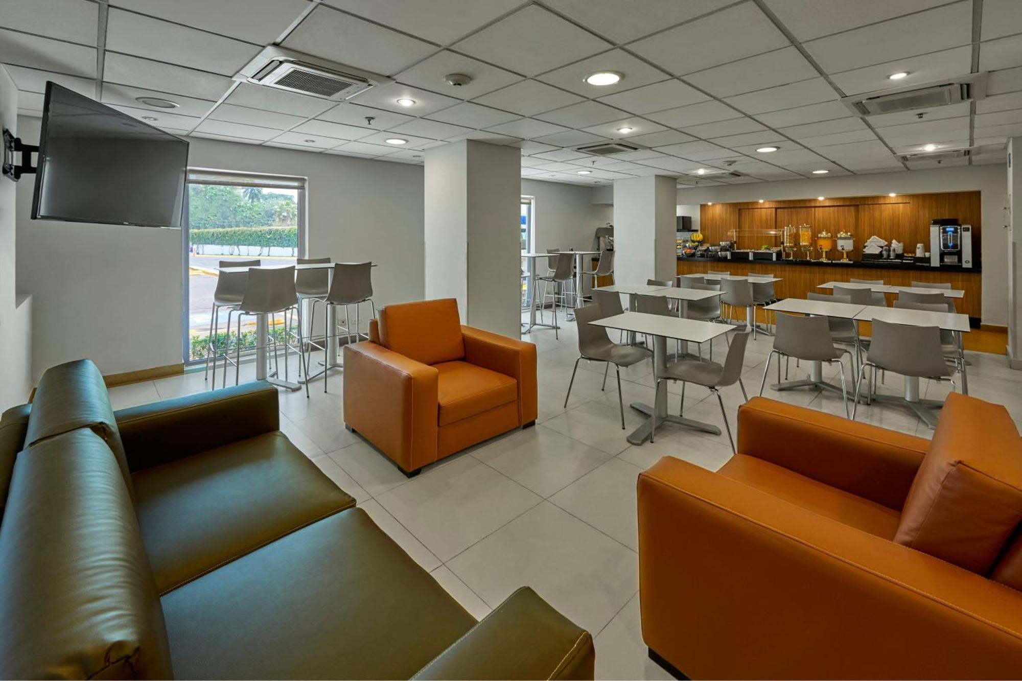 City Express By Marriott Lazaro Cardenas Esterno foto